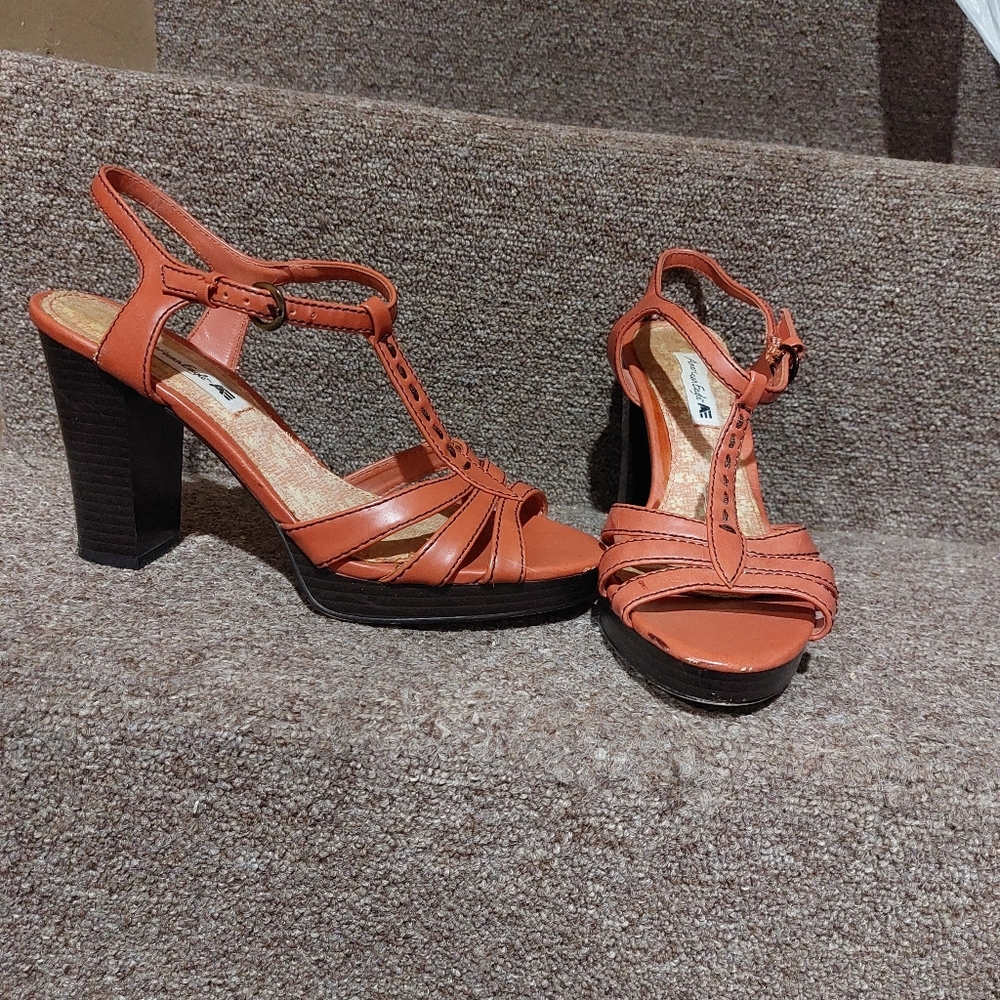American Eagle, Orange, size 7.5